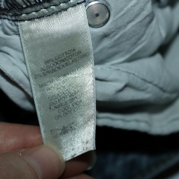 DKNY Jeans Petites Bermuda Jean Shorts - Picture 4 of 5